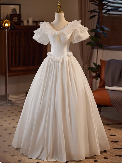 Vintage Brautkleid aus Satin mit V-Ausschnitt, kurzen Ärmeln und A-Linie, P2619