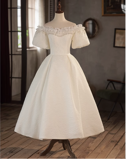 Vintage Brautkleid P2620, schulterfrei, mit Spitzenbesatz, kurzen Ärmeln und A-Linie, hinten zum Binden