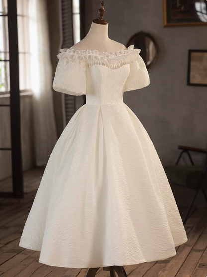 Vintage Brautkleid P2620, schulterfrei, mit Spitzenbesatz, kurzen Ärmeln und A-Linie, hinten zum Binden