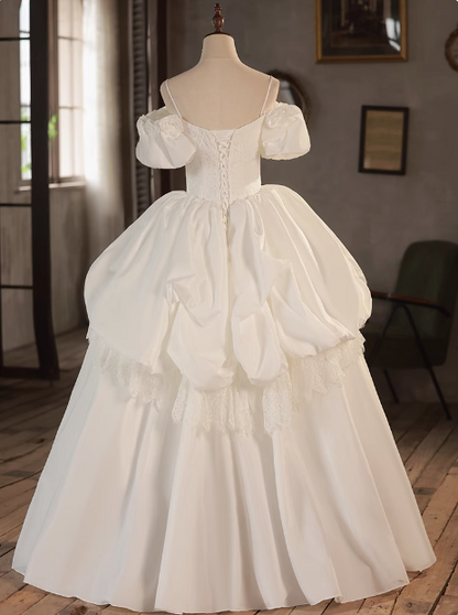 Elegantes weißes Hochzeitskleid aus Satin mit Puffärmeln und Trägern P2624