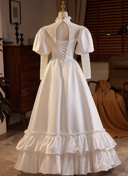 Französisches Retro Langarm Rollkragen Brautkleid aus Satin, bodenlang, A-Linie P2634