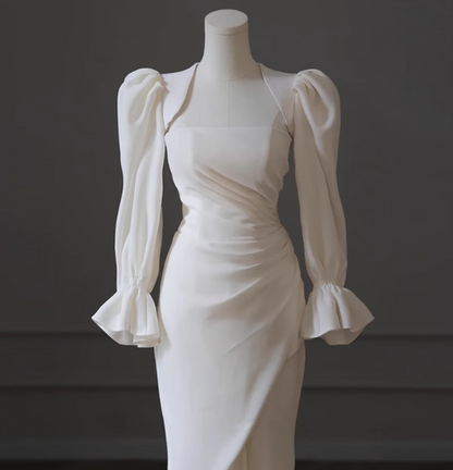 Elegantes weißes langärmeliges Meerjungfrauen-Brautkleid mit Schlitz P2655