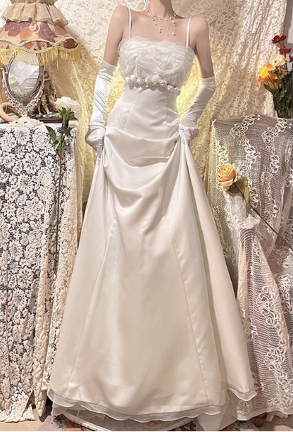 Vintage trägerloses Satin-Brautkleid mit 3D-Blumen, bodenlang P2656