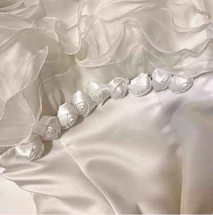 Vintage trägerloses Satin-Brautkleid mit 3D-Blumen, bodenlang P2656