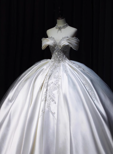 Retro Palace Style Off-shoulder Satin Beaded Floor-length Wedding Dress P2671