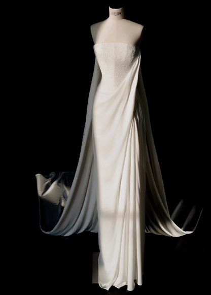 Elegantes weißes trägerloses Chiffon-Meerjungfrauen-Hochzeitskleid P2681