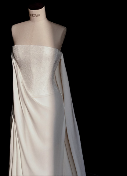 Elegantes weißes trägerloses Chiffon-Meerjungfrauen-Hochzeitskleid P2681