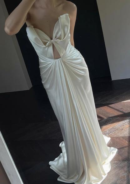 Designer französisches, schulterfreies, herzförmiges, weißes Satin-Meerjungfrauen-Brautkleid mit Schleppe P2682