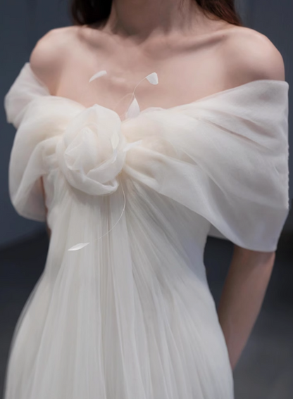 Elegantes weißes schulterfreies schlichtes A-Linien-Tüll-Brautkleid P2697
