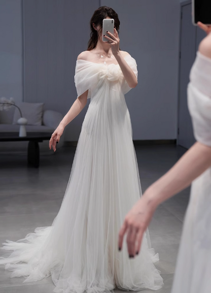 Elegantes weißes schulterfreies schlichtes A-Linien-Tüll-Brautkleid P2697
