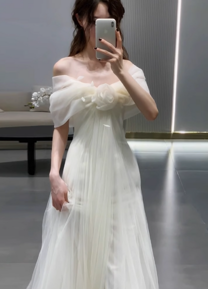 Elegantes weißes schulterfreies schlichtes A-Linien-Tüll-Brautkleid P2697
