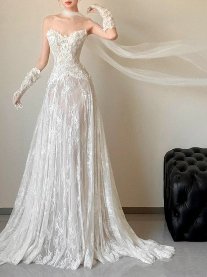 Hochzeitskleid P2699 aus Tüll mit fließender Spitze, herzförmigem Ausschnitt und A-Linie