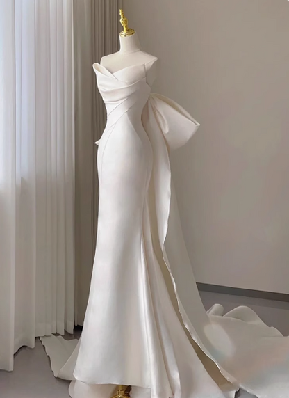 Französisches schlichtes trägerloses Satin-Schleifen-Meerjungfrauen-Hochzeitskleid P2700