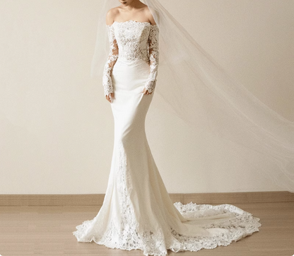 Französisches schlichtes One-Shoulder-Brautkleid aus Spitze und Satin mit langen Ärmeln und Meerjungfrauen-Schnitt P2738