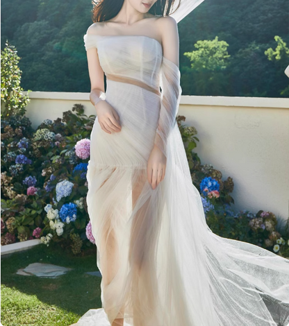 Fließendes One-Shoulder-Mermaid-Hochzeitskleid P2742 aus Tüll mit Trägern und Taillierung