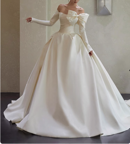 Elegantes weißes einseitiges Schleifen-Langarm-Satin-A-Linien-Hochzeitskleid P2760