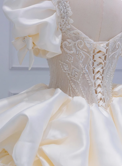 Französische Prinzessin Satin Puffärmel Perlen Weiß Bodenlanges Hochzeitskleid P2762