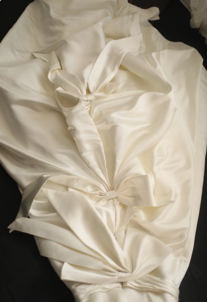 Einfaches, satiniertes Bandeau-Top mit Schleife, Retro A-Linien Brautkleid in Prinzessinnenform, bodenlang P2805