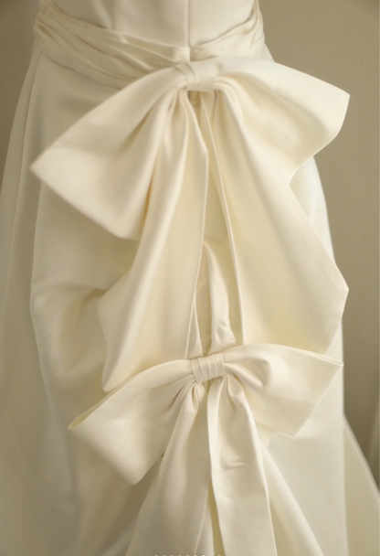 Einfaches, satiniertes Bandeau-Top mit Schleife, Retro A-Linien Brautkleid in Prinzessinnenform, bodenlang P2805