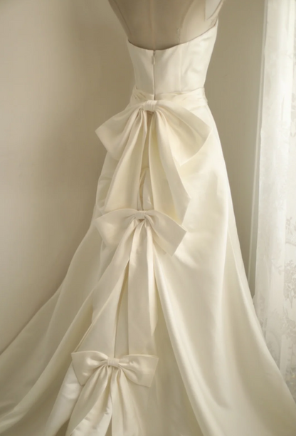 Einfaches, satiniertes Bandeau-Top mit Schleife, Retro A-Linien Brautkleid in Prinzessinnenform, bodenlang P2805