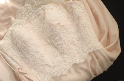 Helles rosa Polka Dot Spitze Satin A-Linie Prinzessin Brautkleid P2815