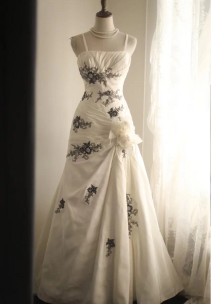 Hochzeitskleid Retro Palace unregelmäßiges Satinperlen-Trägerkleid P2818