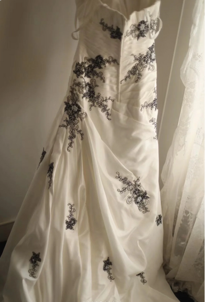 Hochzeitskleid Retro Palace unregelmäßiges Satinperlen-Trägerkleid P2818