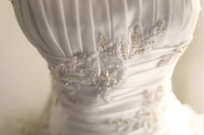 Retro Palace unregelmäßiges Neckholder-Brautkleid aus Tüll mit Rüschen in A-Linie P2824