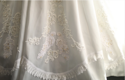 Retro Prinzessin schulterfrei Langarm Perlen Satin Rücken Schmetterling Brautkleid P2842