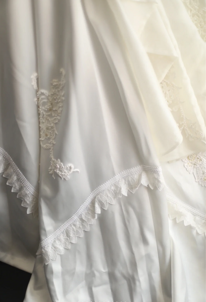 Retro Prinzessin schulterfrei Langarm Perlen Satin Rücken Schmetterling Brautkleid P2842