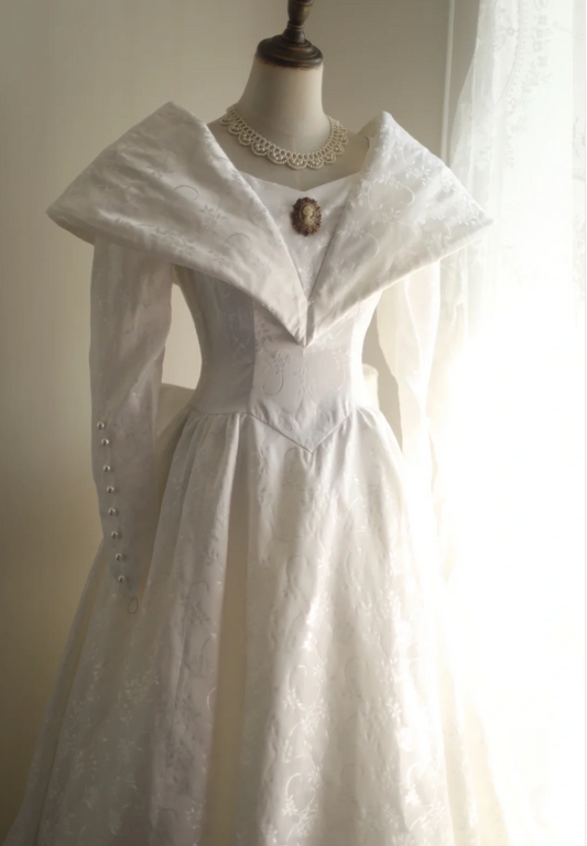 Retro White Dark Pattern Printed Leg of Mutton Sleeve Bowknot Small Train Wedding Dress P2843