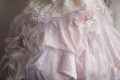 Prinzessin Pinkes Tube Top Unregelmäßiger Rock Plissierter Spitzenbesatz Voluminöses Hochzeitskleid P2858