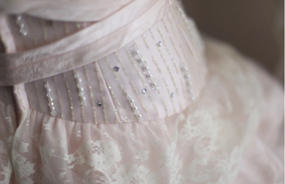 Prinzessin Pinkes Tube Top Unregelmäßiger Rock Plissierter Spitzenbesatz Voluminöses Hochzeitskleid P2858