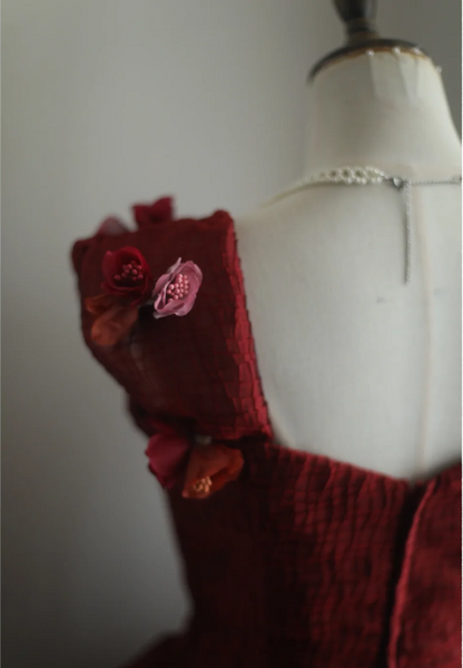 Wunderschönes, weinrotes, schulterfreies Retro-Prinzessinnen-Brautkleid mit Herzausschnitt und bauschigem Rock P2859