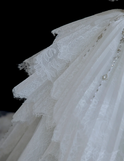 Französische Palast-Spitze Perlen Prinzessin Bodenlanges Hochzeitskleid P2884