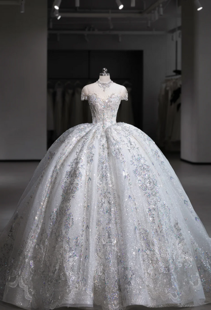 Luxuriöses bodenlanges Hochzeitskleid P2893 mit sternenklarem Pailletten-Spitzenbesatz