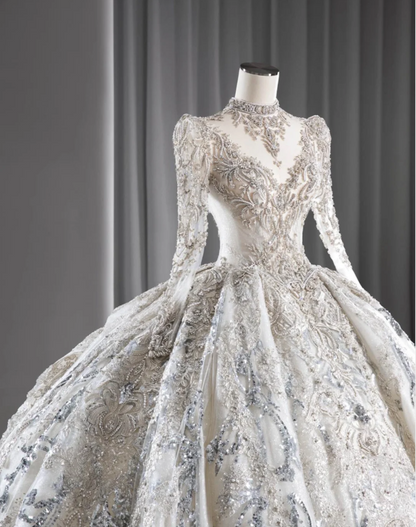 Luxuriöses königliches Hof-Hochzeitskleid P2894 mit langen Ärmeln, Spitze, Perlen, Prinzessinnen-Look und bodenlangem Tüllrock