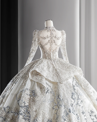 Luxuriöses königliches Hof-Hochzeitskleid P2894 mit langen Ärmeln, Spitze, Perlen, Prinzessinnen-Look und bodenlangem Tüllrock