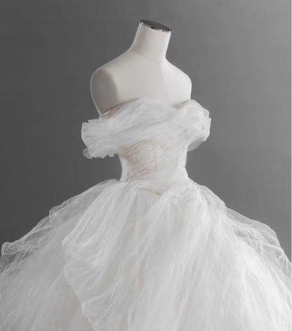 Flowing light satin white one-shoulder simple and elegant floor-length –  PreppyDress
