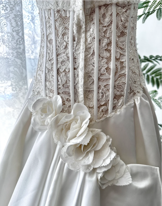 Retro tube top waist lace fishbone exposed satin train wedding dress P2906