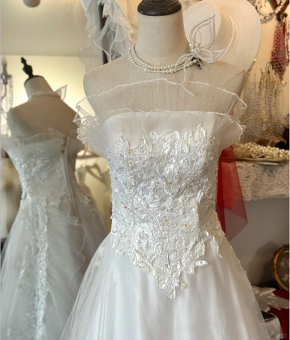 Vintage Tüll A-Linien Brautkleid mit Aufnähern P2920