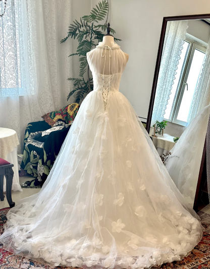 Elegantes Neckholder-Brautkleid aus Tüll mit Blumenmuster, A-Linie, bodenlang P2929