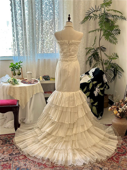 Retro Elegantes Trägerloses Gestuftes Tüll Meerjungfrauen-Hochzeitskleid P2956