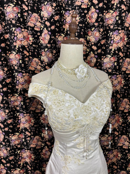 Vintage Satin Patchwork Tüll Stickerei und Perlen One-Shoulder Meerjungfrau Brautkleid P2964