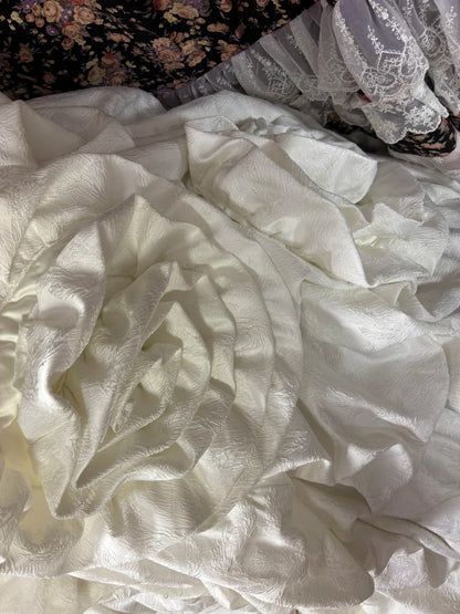 Prinzessinnen-Brautkleid mit Rosen-Herz-Ausschnitt und Schnürung P2966
