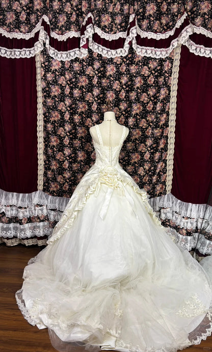 Vintage Weißes Dickes Satin-Tüll-Träger Dreidimensionale Blumen Schleppe Brautkleid P2981
