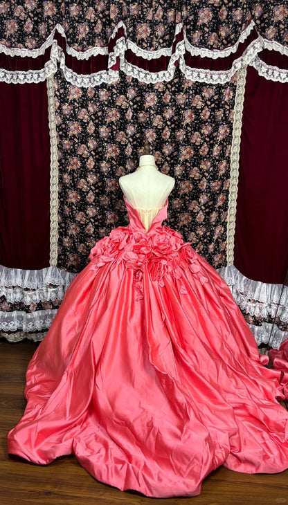 Wunderschönes trägerloses Hochzeitskleid aus dickem Satin mit Schleppe Eustoma P2983