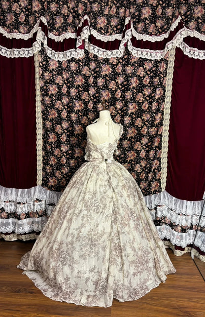Schickes bedrucktes schulterfreies, bodenlanges Hochzeitskleid mit Blumenmuster P2993