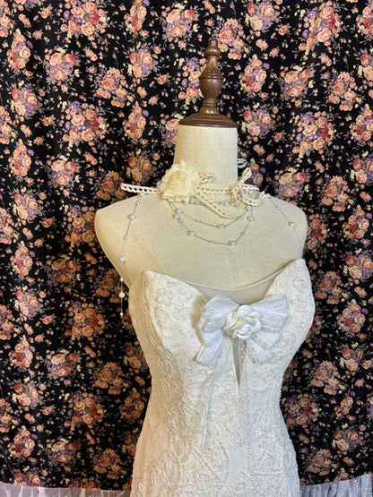 Schatz-Brautkleid aus weißer Spitze und Tüll mit voluminösem Rock P2997