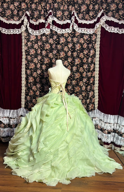 Gorgeous and fresh green three-dimensional flower layered skirt fluffy –  PreppyDress